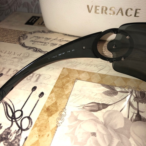 Versace sunglasses - Picture 5 of 10